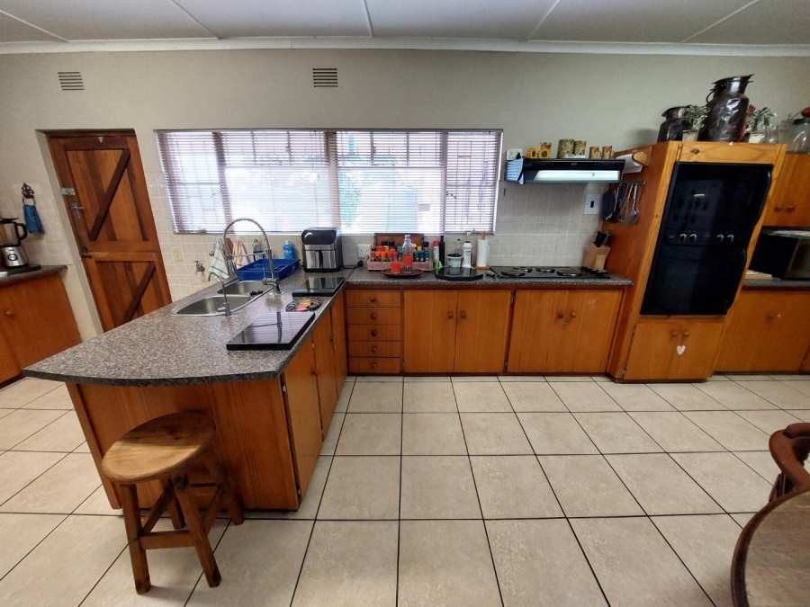 5 Bedroom Property for Sale in Oudtshoorn South Western Cape